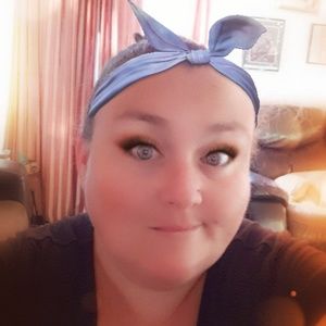 Meet your Posher, Annette